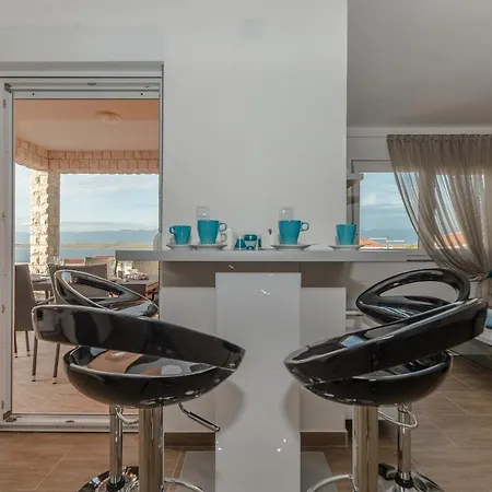 Apartment By The Sea - 18546